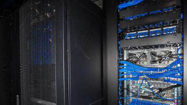 美国服务器CN2线路怎么样：美国服务器搭载CN2线路的商业价值